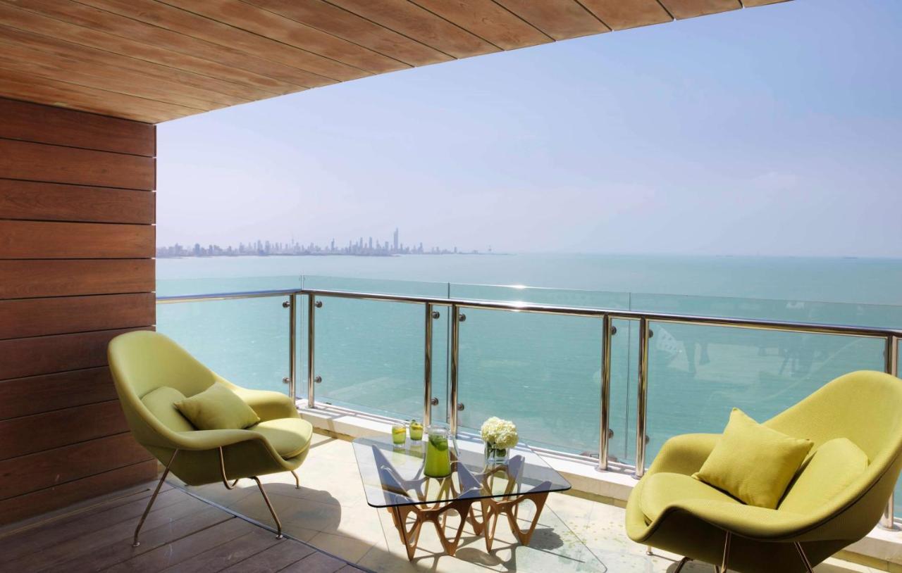 Symphony Style Hotel Kuwait Salmiya Ngoại thất bức ảnh A balcony at Jumeirah Beach Hotel